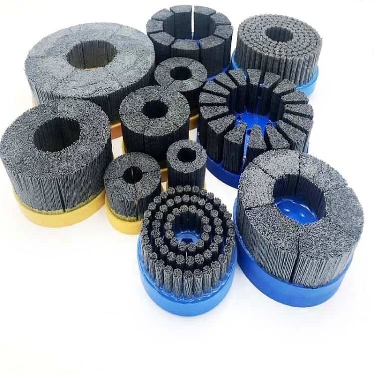 Custom deburring disc brush assortment in multiple diameters and segment layouts