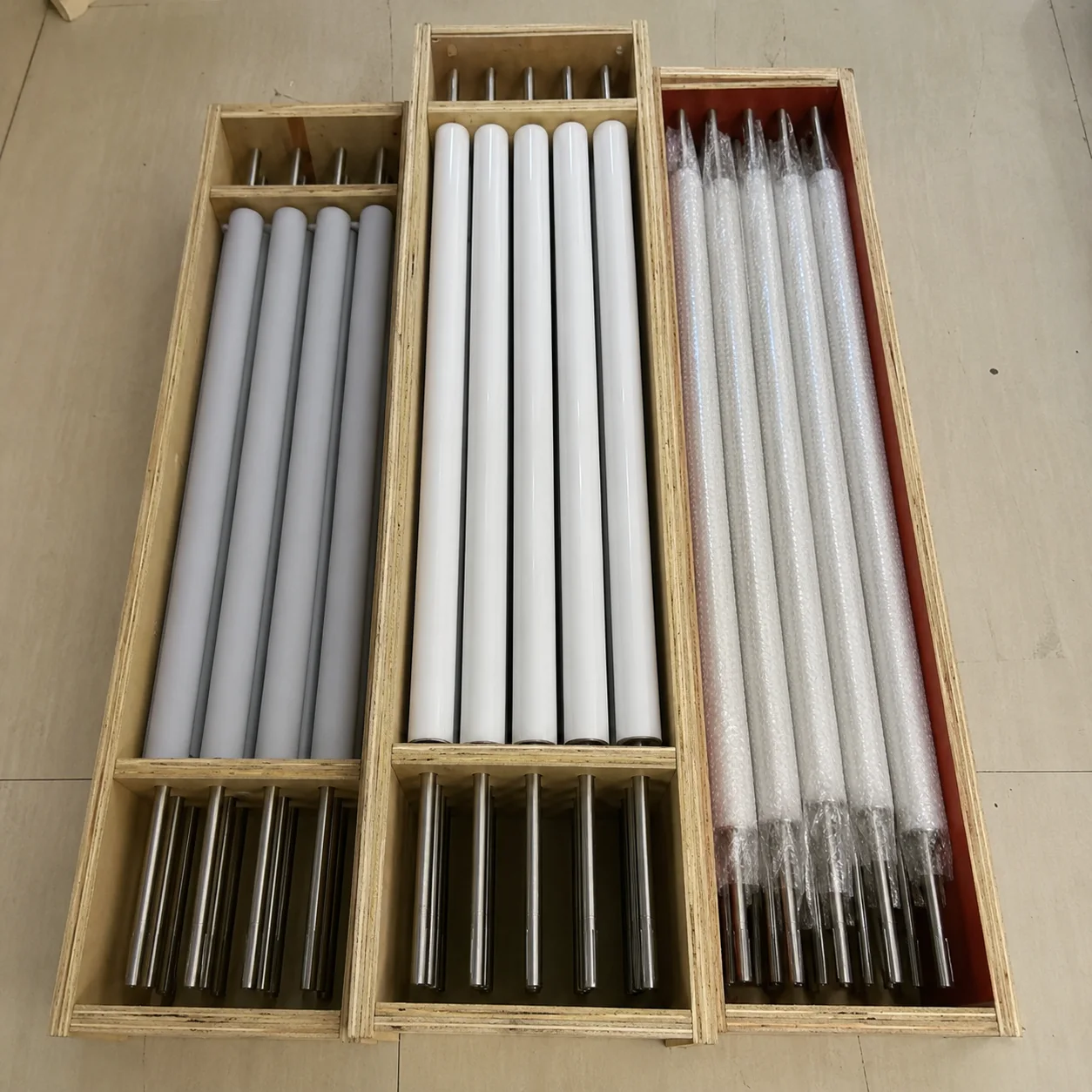 Industrial sponge rollers packed in partitioned plywood cases