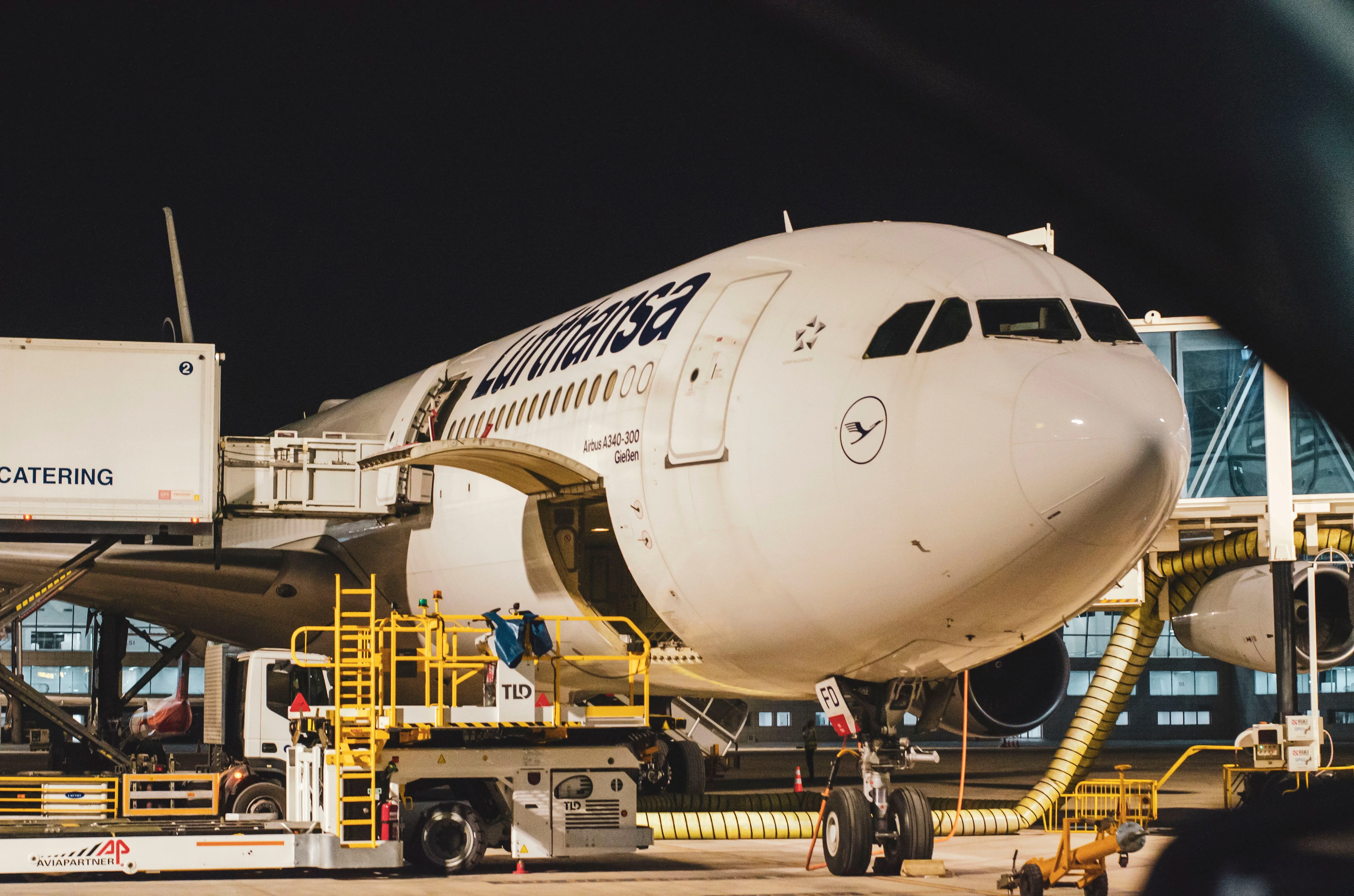 Aerospace aircraft service environment representing precision manufacturing