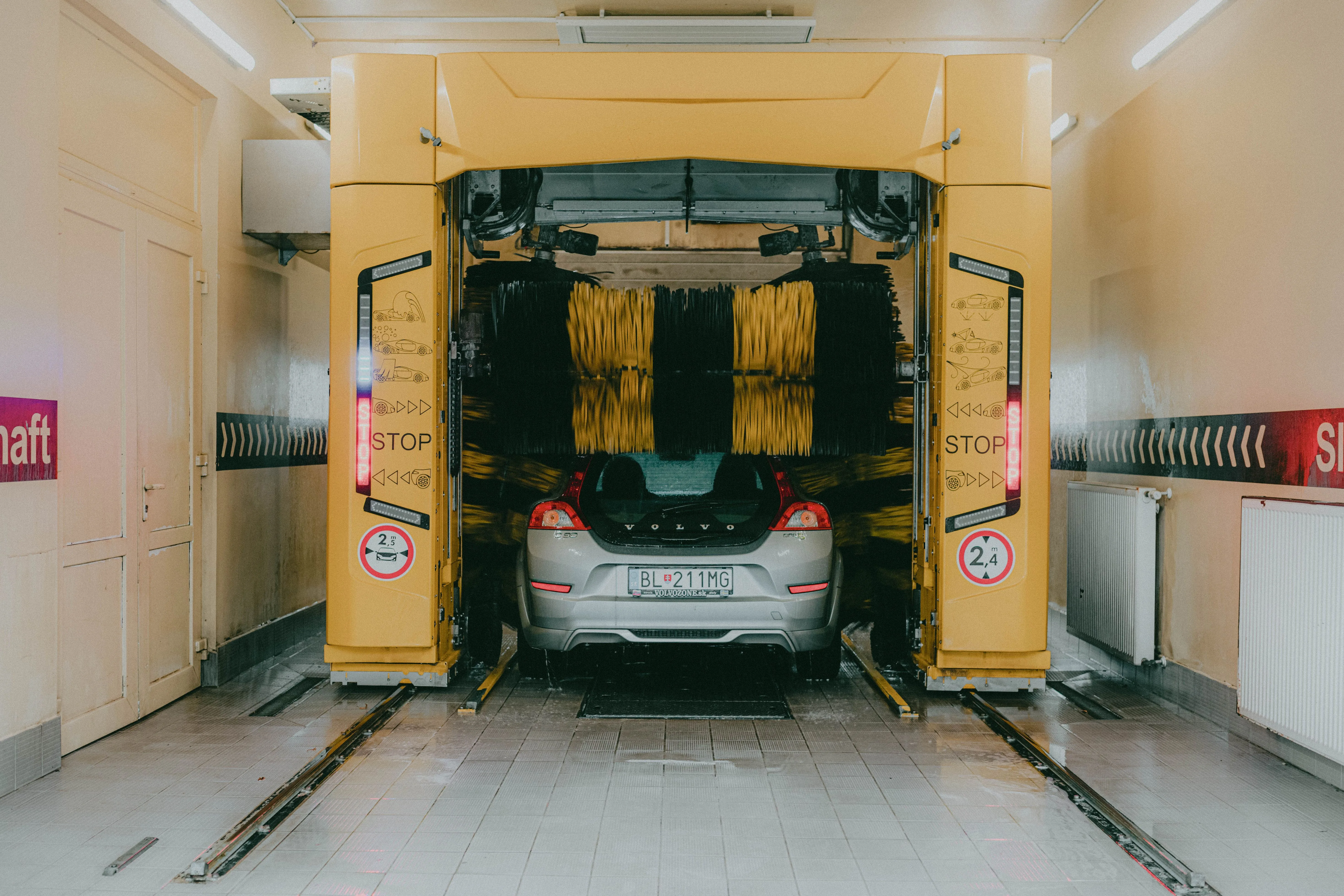 Automatic car wash brush equipment and vehicle washing system