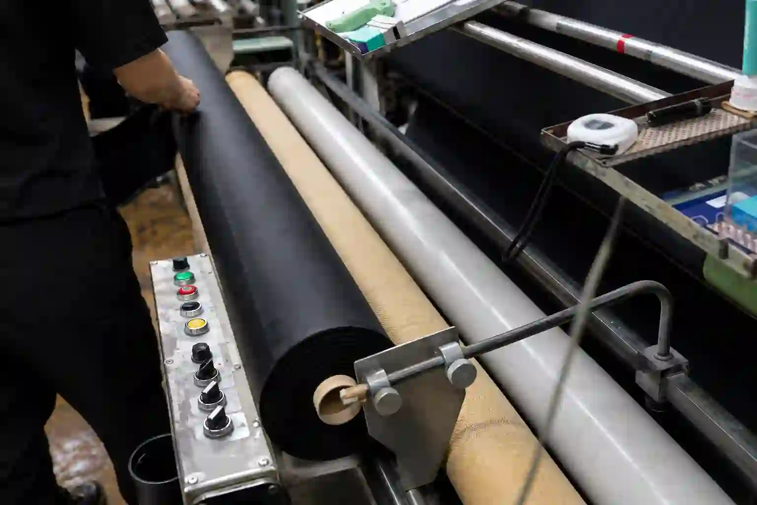 Textile rubber contact rollers for selected finishing positions
