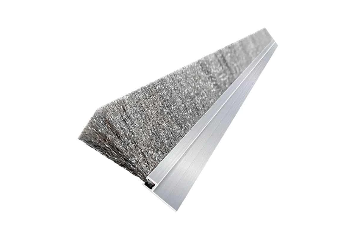Steel or stainless steel wire strip brush with metal filament fill