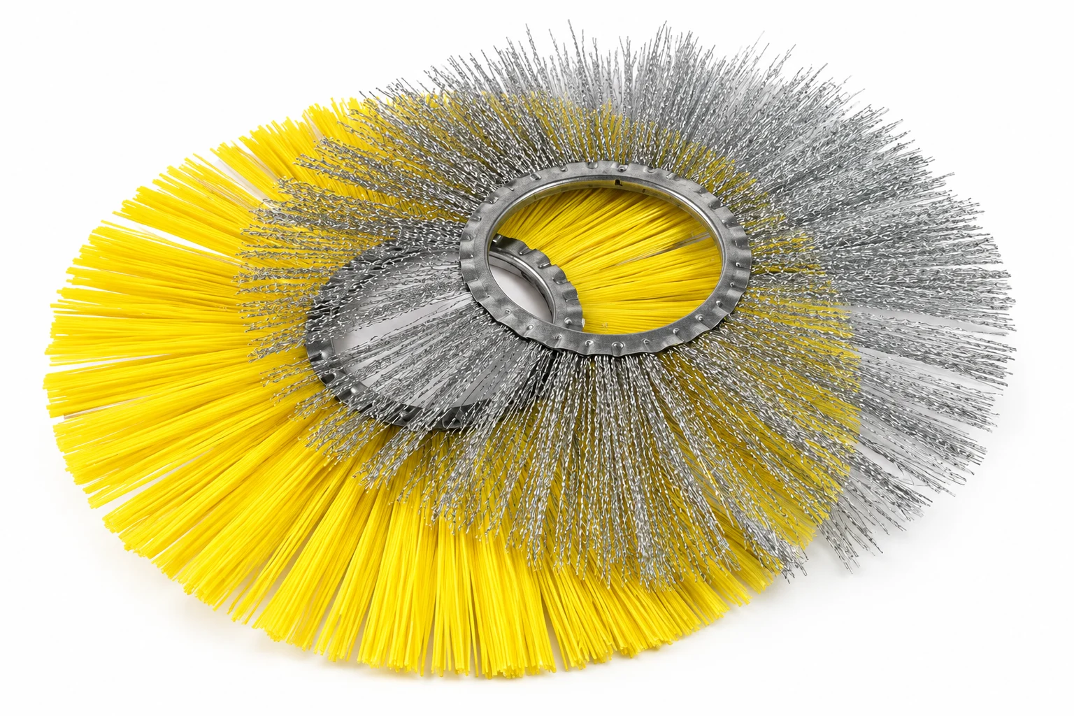 Convoluted spacerless wafer brushes with formed wavy rings