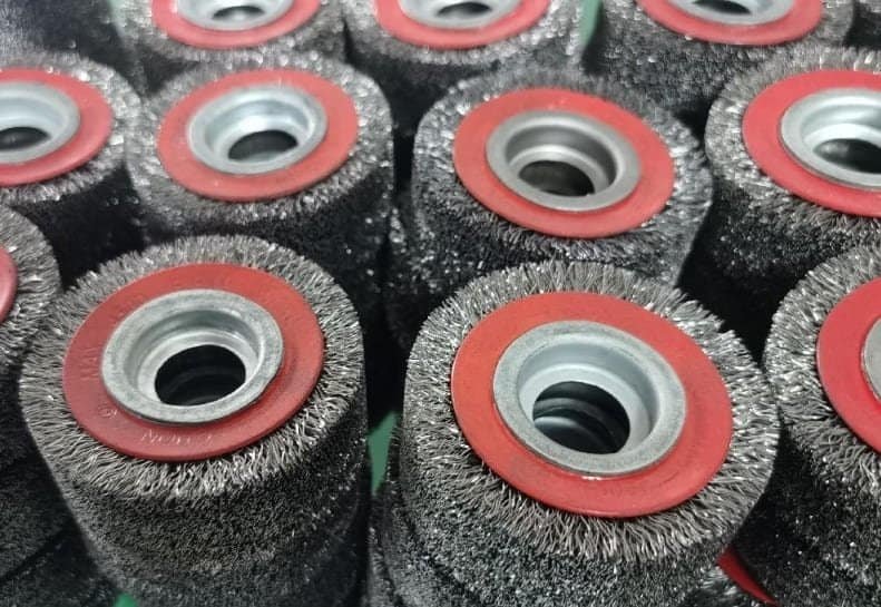 the neatly arranged steel wire brushes
